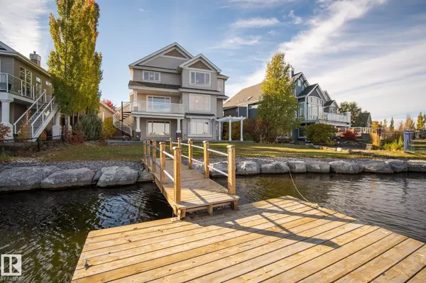 Edmonton, AB T6X 1B2,9016 16 AV SW