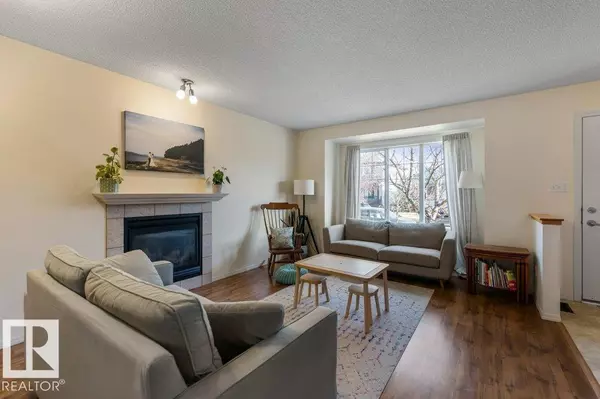 Edmonton, AB T6X 1H6,216 84 ST SW