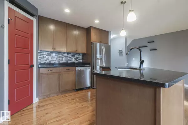 Edmonton, AB T6W 0M6,819 172 ST SW