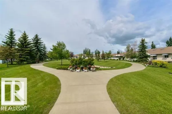 Edmonton, AB T5L 5B2,#22 13320 124 ST NW