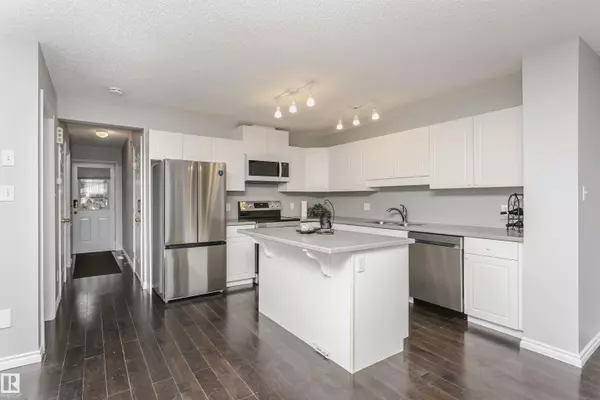 Edmonton, AB T5Z 3H6,9142 165 AV NW