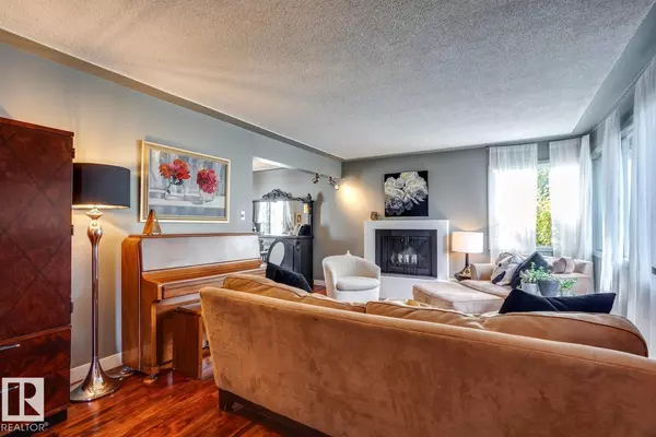 Edmonton, AB T6H 3N2,4907 114B ST NW
