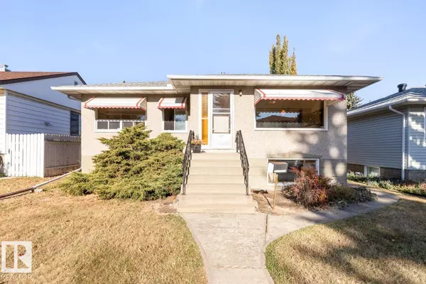 8712 89 AV NW, Edmonton, AB T6C 1N7