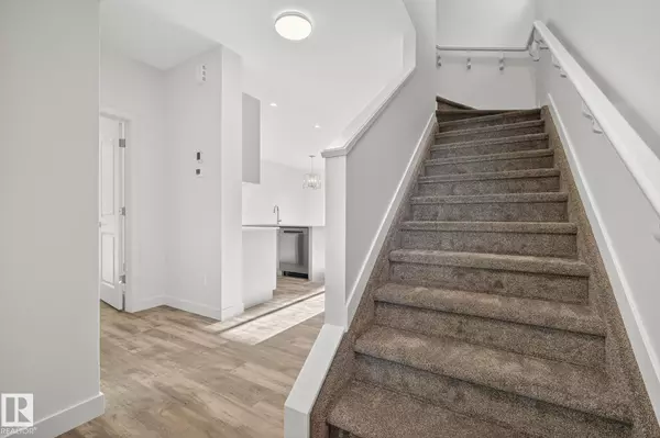 Edmonton, AB T6M 0K7,#5 5122 213A ST NW