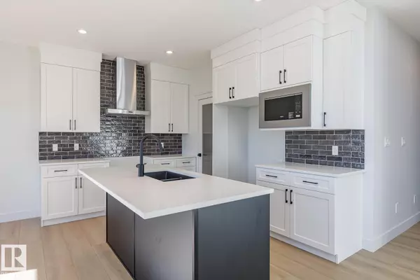 Edmonton, AB T6W 4J8,1603 157 ST SW