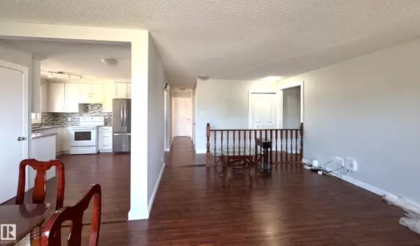 Edmonton, AB T5E 2C8,8815 140 AV NW