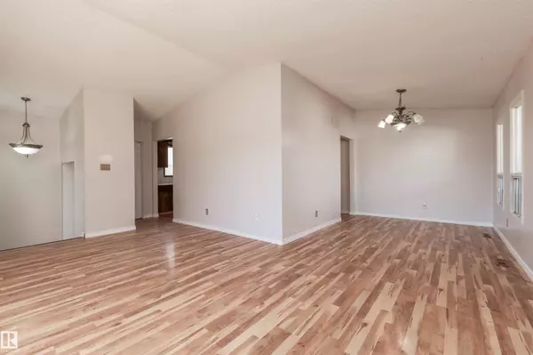 Edmonton, AB T5W 2P6,11938 43 ST NW