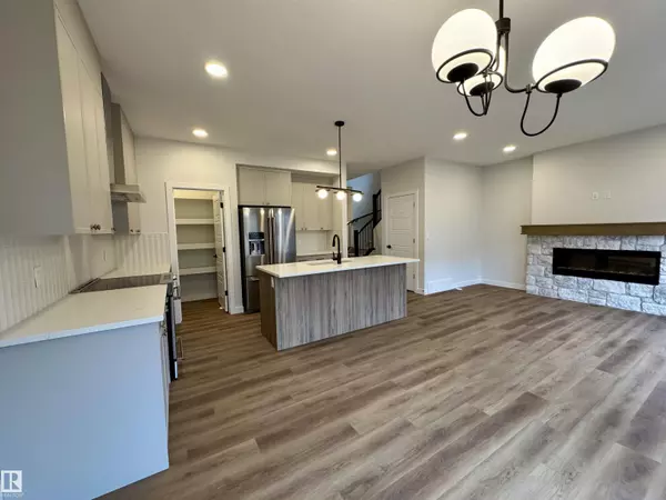 3210 DIXON WY SW, Edmonton, AB T6W 5L3