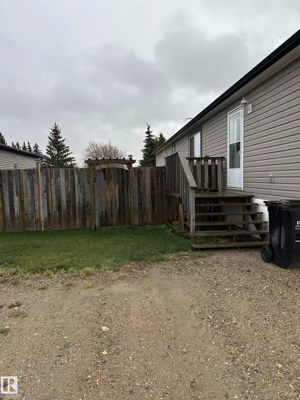 Fort Kent, AB T0A 1H0,5 5106 51 ave