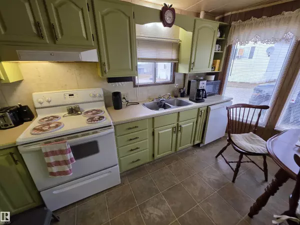 Drayton Valley, AB T7A 1M9,#85 2251 50 ST