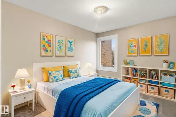 Edmonton, AB T5R 2E1,#202 7815 159 ST NW