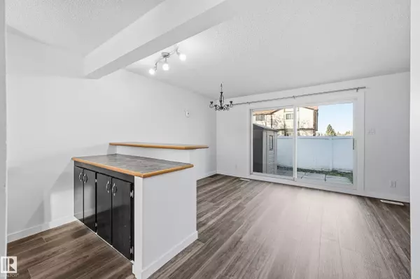 Edmonton, AB T5X 3L4,11406 139 AV NW