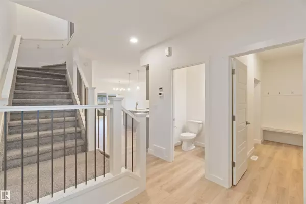 Edmonton, AB T6M 1P5,2503 194 ST NW