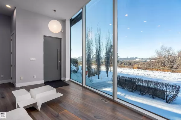 Edmonton, AB T6E 3X1,9509 99B ST NW