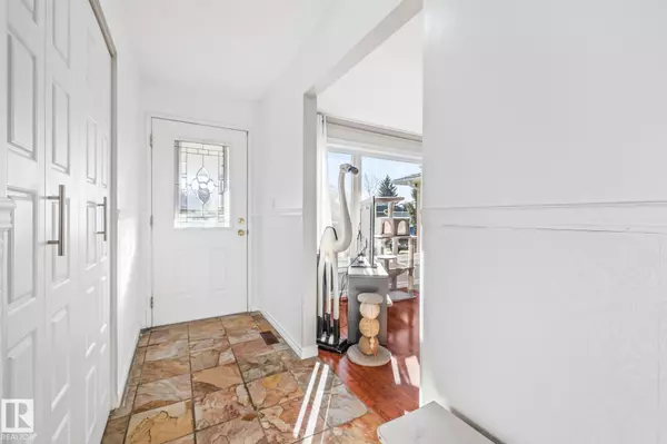 Edmonton, AB T5A 3E7,3728 132 AV NW