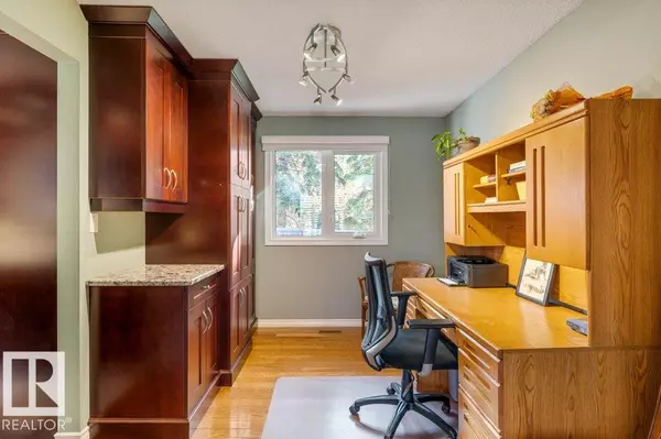 St. Albert, AB T8N 2J8,5 BRADBURN CR