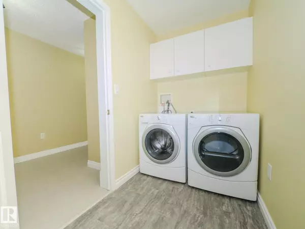 Sherwood Park, AB T8E 4E9,#303 69 CRYSTAL LN