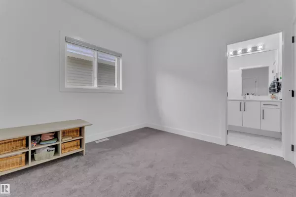 Leduc, AB T9E 1N4,445 ROBERTS CR