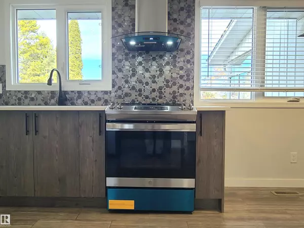 Edmonton, AB T5T 1G1,18408 81 AV NW