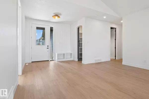 Edmonton, AB T5S 0R6,20908 128 AV NW