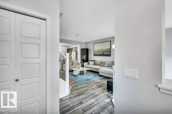 Edmonton, AB T6W 4B1,2821 ANTON WD SW