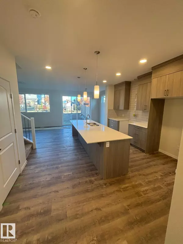 Edmonton, AB T5Y 4H3,17533 62A ST NW