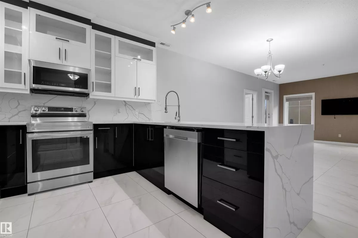 Edmonton, AB T6R 3T7,#105 160 Magrath RD NW NW