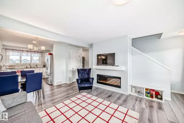 Edmonton, AB T6M 1K9,19312 27 AV NW