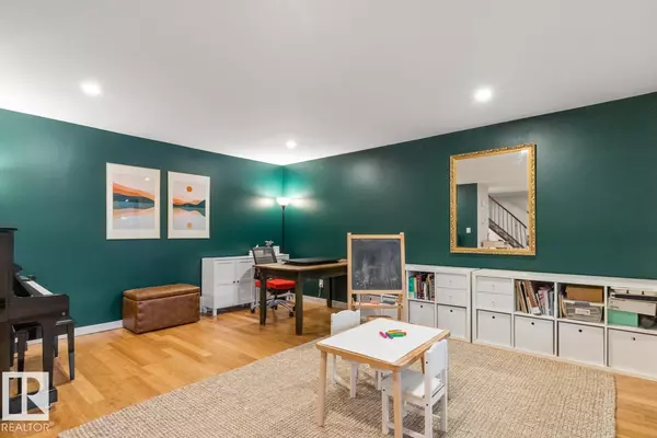 Edmonton, AB T6K 3M6,6815 11 AV NW