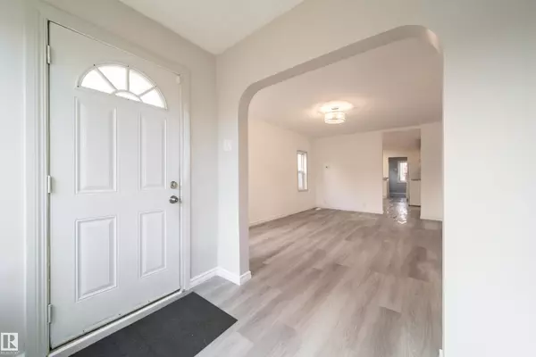 Edmonton, AB T5G 2B4,11912 77 ST NW