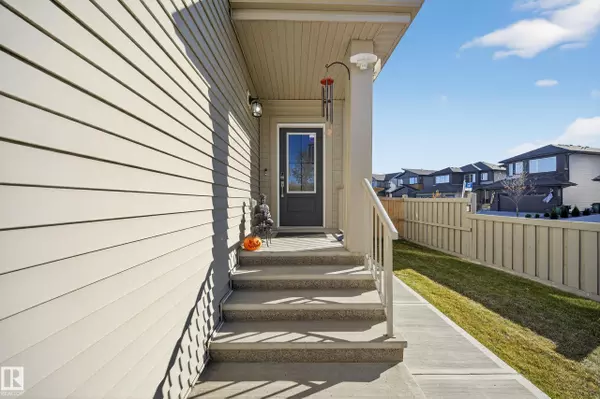 Edmonton, AB T6W 3Y6,6351 CRAWFORD LINK SW