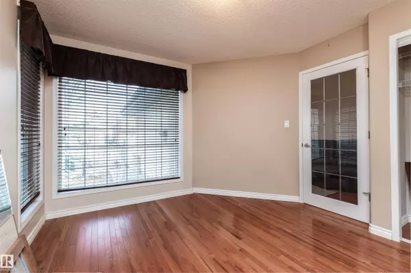 St. Albert, AB T8N 7G4,33 ELDORADO DR