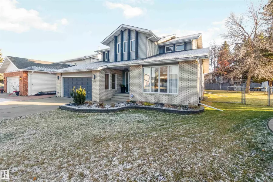 19 GREENBOROUGH CR, Sherwood Park, AB T8A 5G6