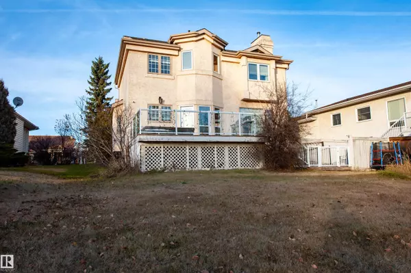 Edmonton, AB T6T 1E9,3215 44 AV NW