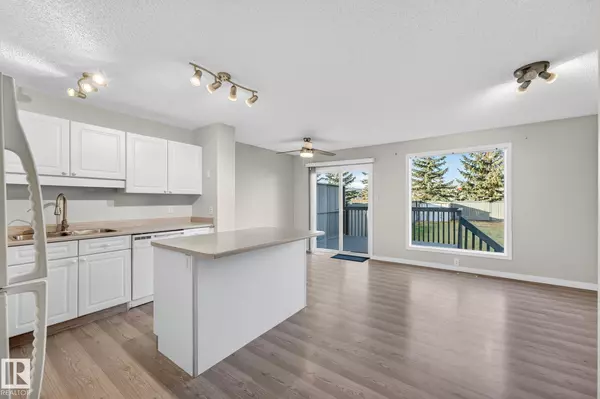 Edmonton, AB T6W 1E5,1094 BARNES WY SW