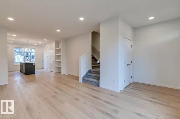 Edmonton, AB T6X 1A5,339 30 ST SW