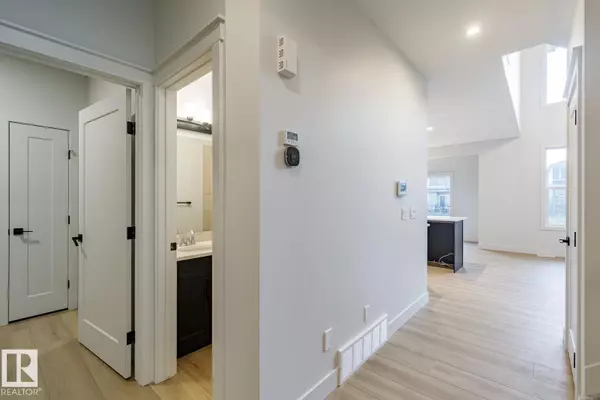 Edmonton, AB T6W 5E1,13039 212 ST NW