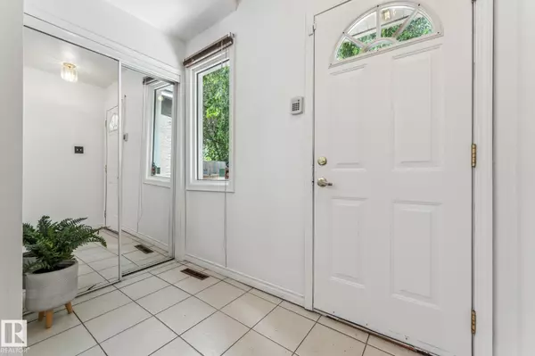 Edmonton, AB T5G 1B9,11211 93 ST NW