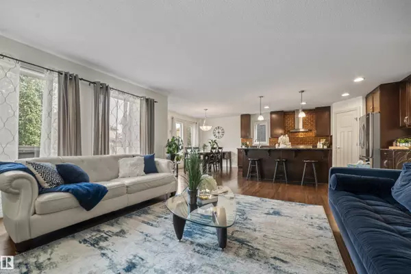 753 173B ST NW, Edmonton, AB T6W 0M9