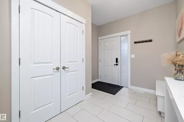 Edmonton, AB T6W 0V1,1445 WATES LI SW