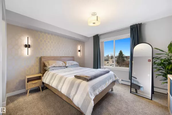 #313 2229 44 AV NW, Edmonton, AB T6T 0W6