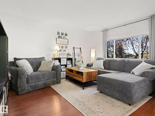 Edmonton, AB T6L 5M5,3607 44 AV NW