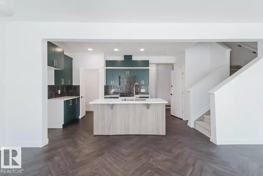 39 CHARTRES CL, St. Albert, AB T8T 2C9