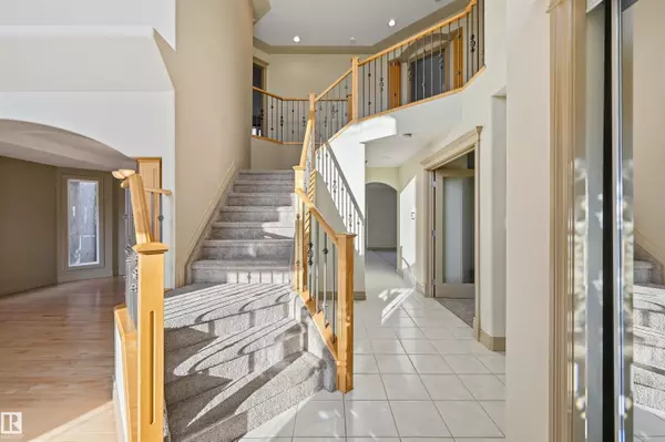 Edmonton, AB T6R 3C2,1610 HASWELL CO NW