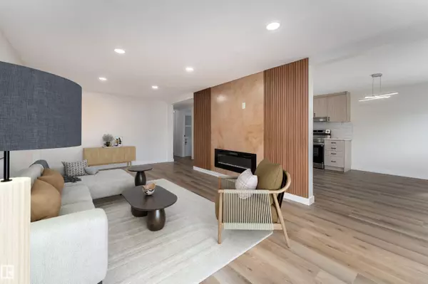 2001 West View GR NW, Edmonton, AB T5S 1T6