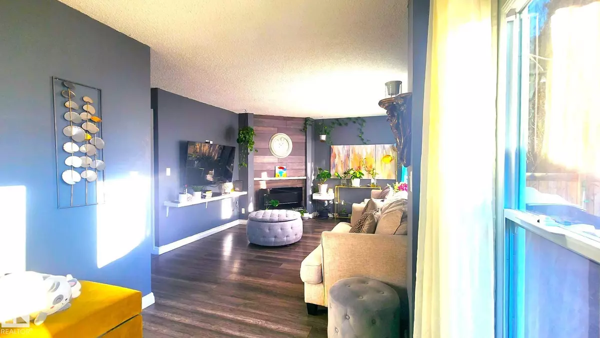 St. Albert, AB T8N 2R6,277 GRANDIN VG