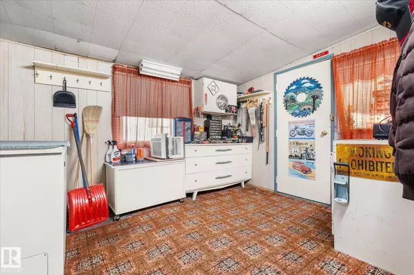 Spruce Grove, AB T7X 3K6,44 305 Calahoo Road