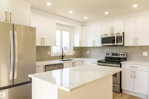 Edmonton, AB T6L 5M2,3710 41 AV NW