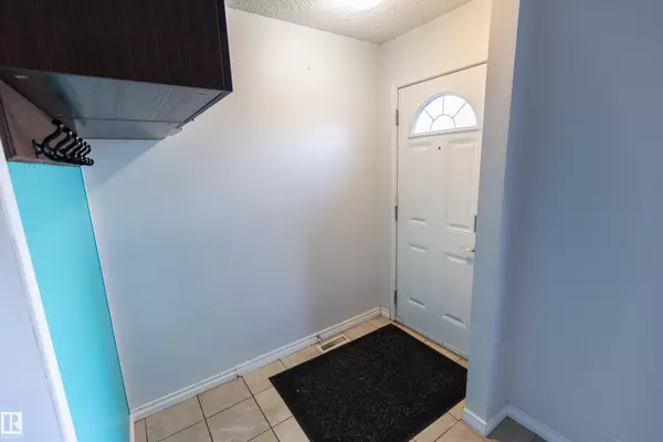 Sherwood Park, AB T8A 4W9,#55 2131 Oak ST