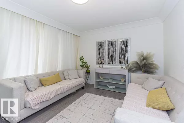 Edmonton, AB T5P 1X1,9738 152 ST NW